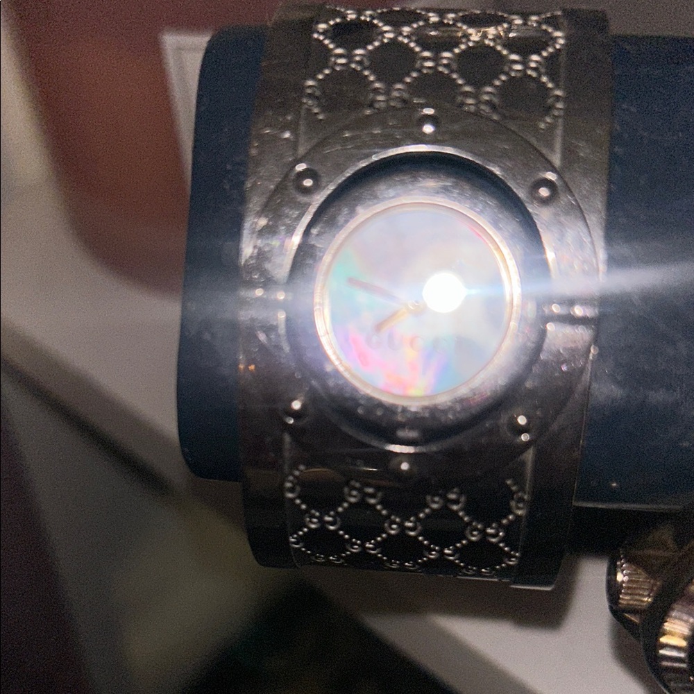 Gucci Silver Patterned Smartwatch